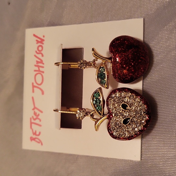 Betsey Johnson apple 🍎 gem earrings - Picture 3 of 6